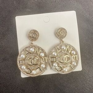 Elegant Gold and Pearl Earrings